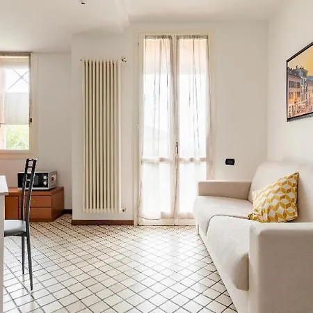 アパート Tra Natura E Citta - Con Giardino